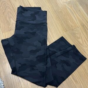 New Lululemon black camo leggings size 12